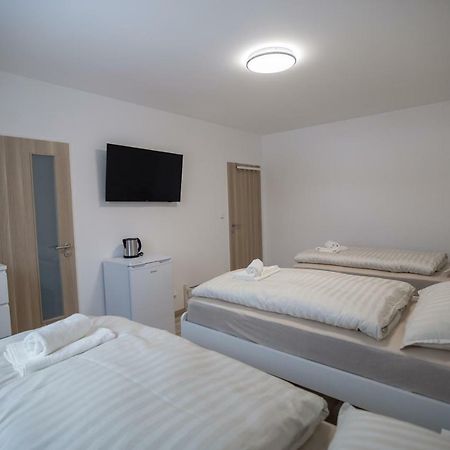 Hostka  Apartment Simona מראה חיצוני תמונה