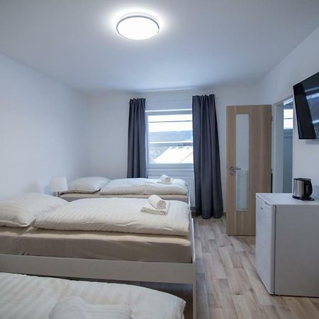 Hostka  Apartment Simona מראה חיצוני תמונה