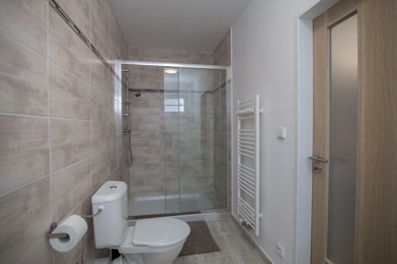Hostka  Apartment Simona מראה חיצוני תמונה